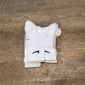 Nike Everyday Cushioned Crew Socks